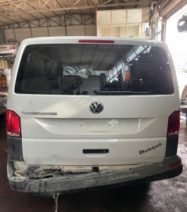 T7 Transporter Bagaj Kapagı Çıkma beyaz