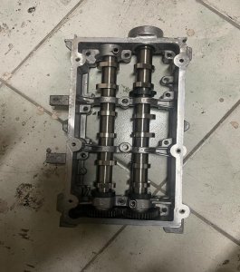 1.4 TDI CUS Motor Eksantrik mili 04B103044A polo ibiza