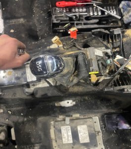 3ab713025e Vites mekanizması Suberb Passat